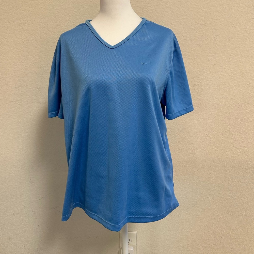 Nike athletic short sleeve shirt